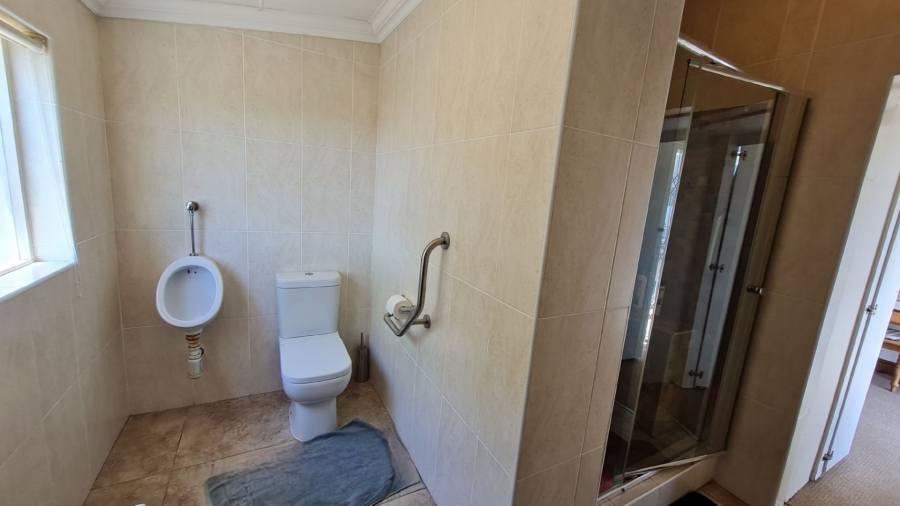 4 Bedroom Property for Sale in Linkside Western Cape